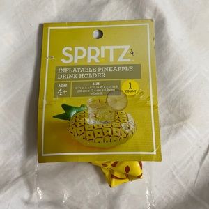 Inflatable drink holder- pineapple